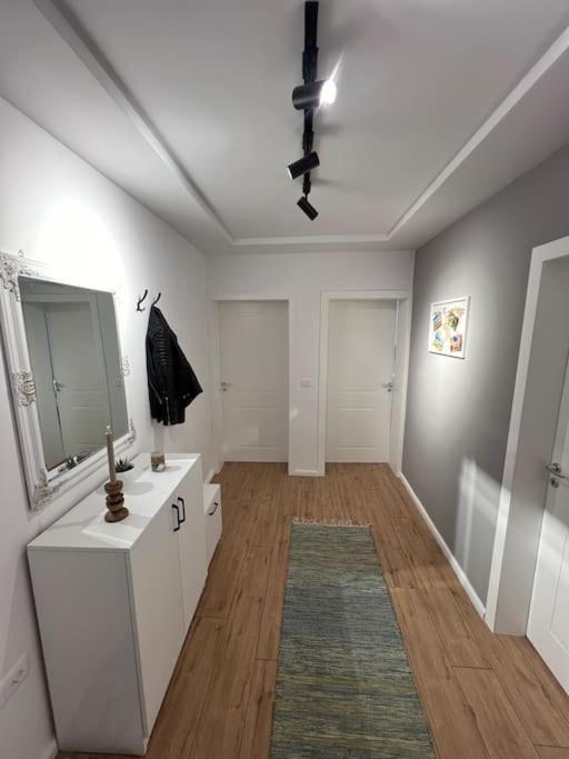 Modern Apt Near City Centre Shkodra Kültér fotó